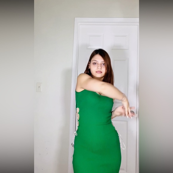 Selling - Picture 4 of 4